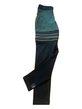 Bombshell Sportswear Green and Black Leggings with Logo Tag